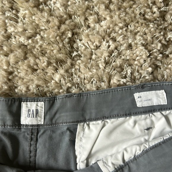 Men’s GAP shorts - Picture 3 of 5
